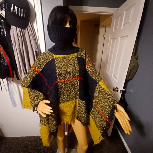 Shawl - Picture 2 of 3